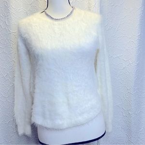 ✅ NWT/Tucker Tate Fuzzy White Sweater Size Large 10-12